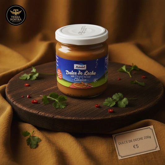 Mardel Dulce de Leche Clásico 250g jar displayed on a Terra Nostra wooden serving board